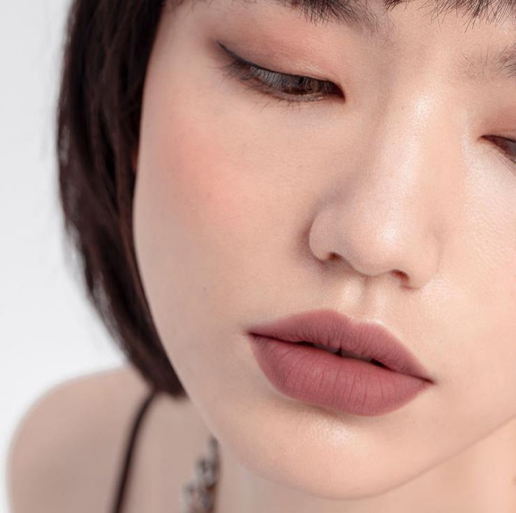 Velvet Matte Lip Gloss Long Lasting Waterproof Liquid Dual-Use Nude Natural Make-Up Velvet Matte Lip Gloss Long Lasting Waterproof Liquid Dual-Use Nude Natural Make-Up
