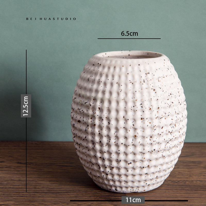 White Ceramic Vase Dry Flower  Inserting Device