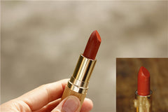 Natural inedible plant lipstick