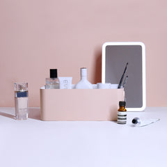 Portable makeup box with makeup lamp