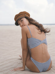 Yukari''s original mini-refreshing ins retro-centered machine is a simple gathering of slim bikini three-point swimsuit women