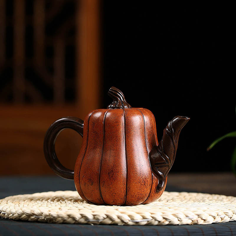 Yixing tea set on consignment by returning purple clay pot