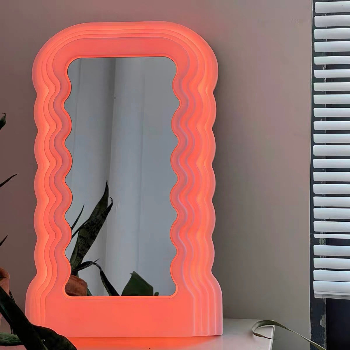 Simple Modern Wave Art Makeup Mirror Desktop Mini